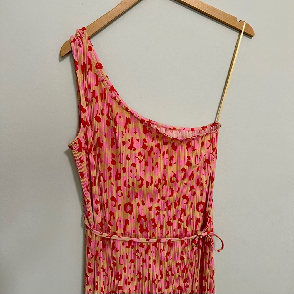 River Island Pink Leopard One Shoulder Plisse Maxi Dress NWT Women’s Size 10 - Picture 5 of 11